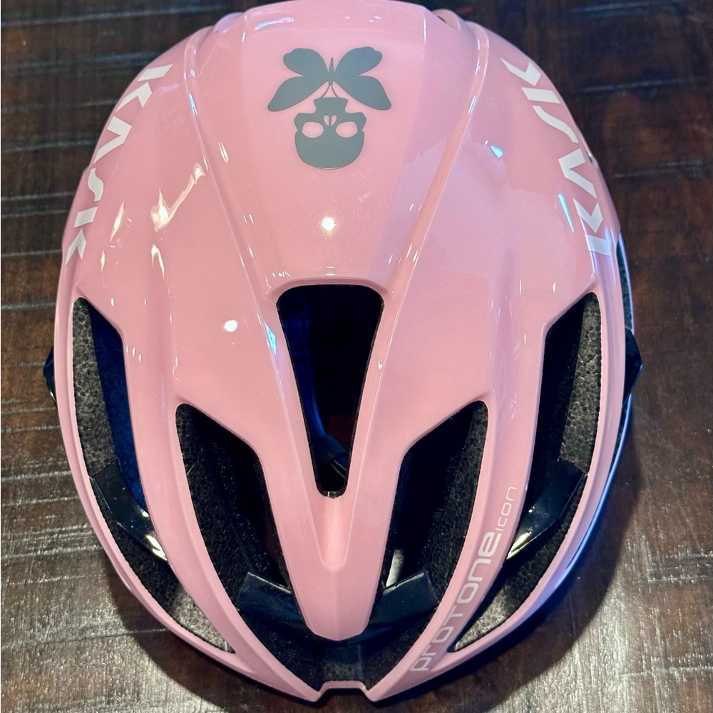 BETTYSTYLE KASK CYCLING HELMET ONE-TIME DROP EDITION (ORIGINAL PRICE $374)